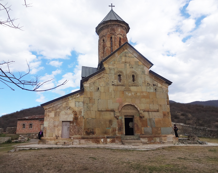 ჩემი თხოვნაც ეს არის, რომ ერთობა გვქონდეს უფალში KARIBCHE